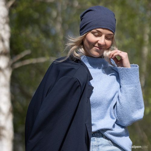 Baumwoll Beanie Rippmuster Blau Tragebeispiel 3